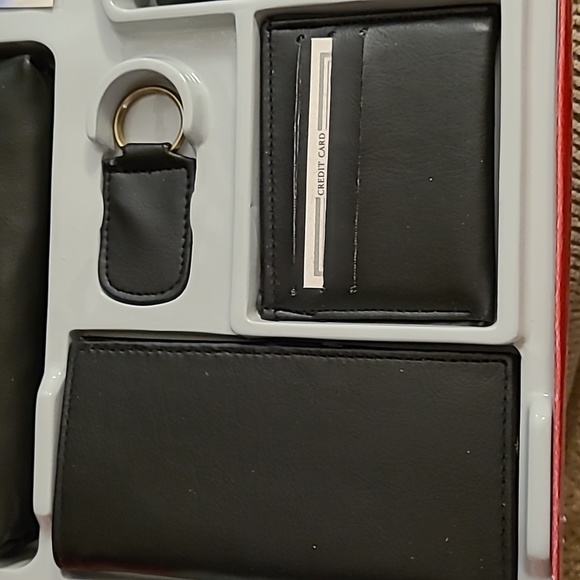 Clutch, change purse, credit card holder, more! 5 in 1 Accessories. Great gift! - Picture 4 of 5